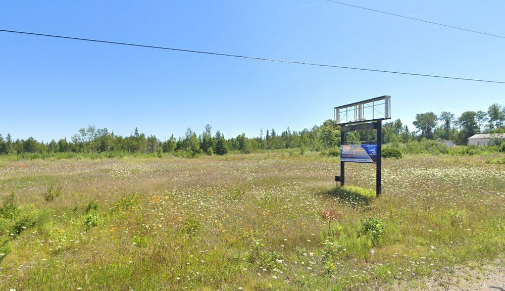 Val-Ru Motel (Andersons Inn) - 2022 - Now An Empty Lot (newer photo)